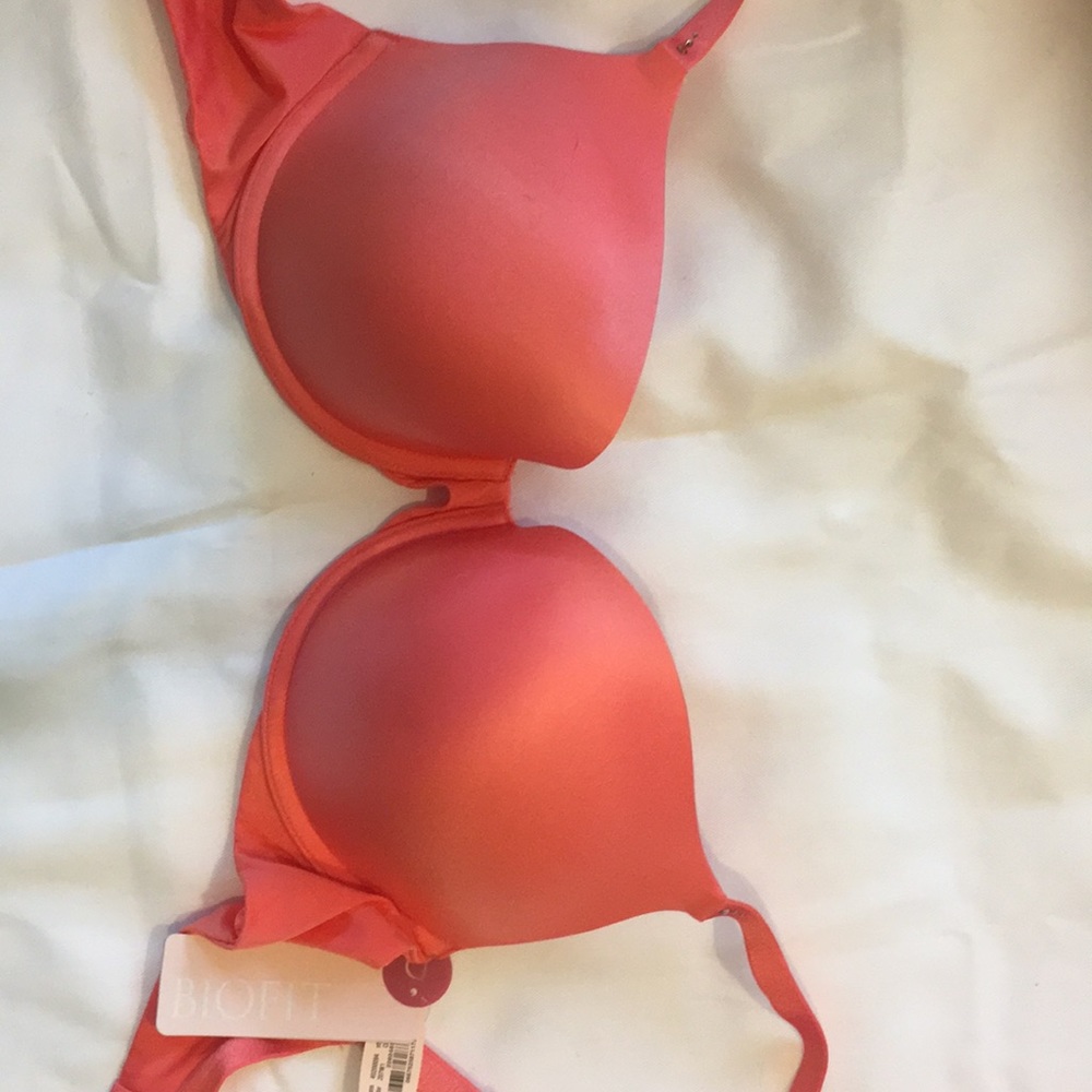 Victoria’s Secret 36 D  Biofit Uplift Demi Bra NWT
